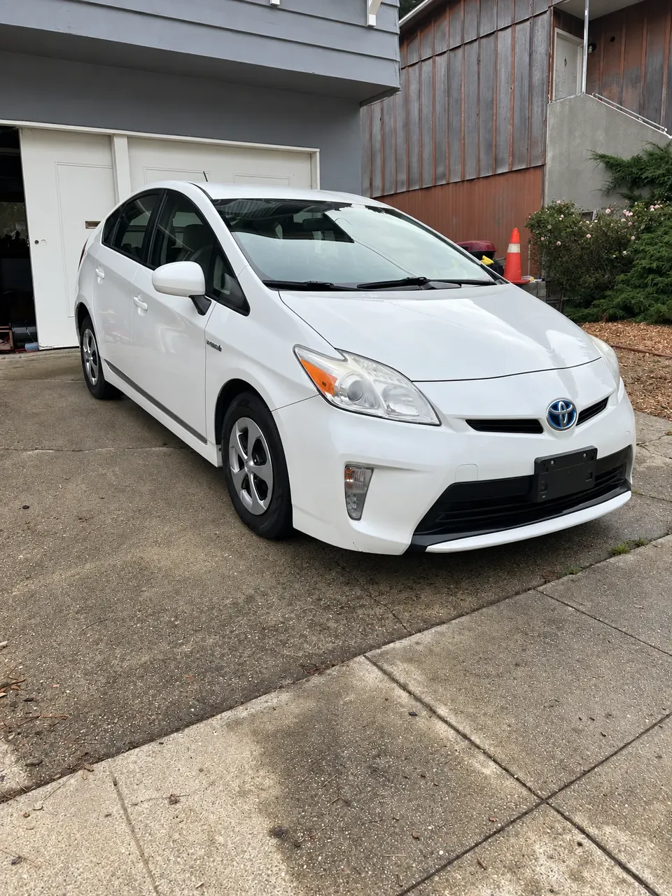 Toyota Prius in white, detailing gallery, Oka's Car Care, Mountain View
